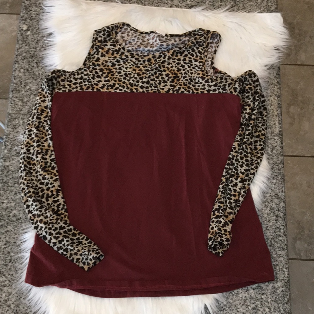 4/$20 cold shoulder cheetah print top